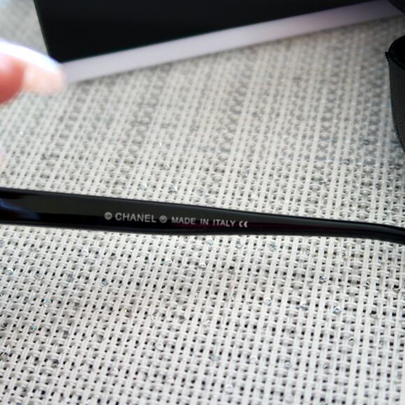 Chanel oval sunglasses with chanel on top the idol sunglasses - Picture 6 of 6